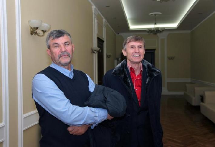 Ну вот так. Очень кратко. Андрей Прошаков и Василий Мельниченко.